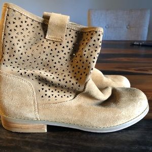 Tan Sole Society Ankle Boots